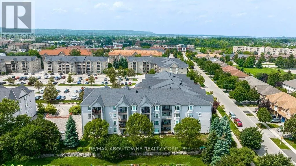 Apartment for rent: 207 - 1421 Walkers Line, Burlington, Ontario L7M 4P4