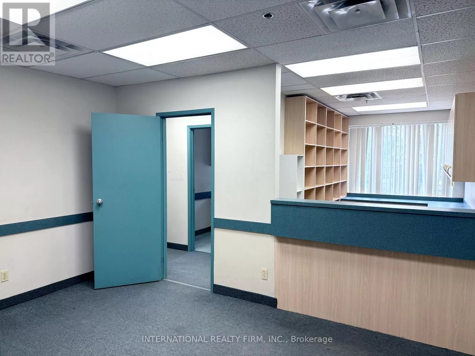 Offices for rent: 207 - 1635 Lawrence Avenue W, Toronto, Ontario M6L 3C9