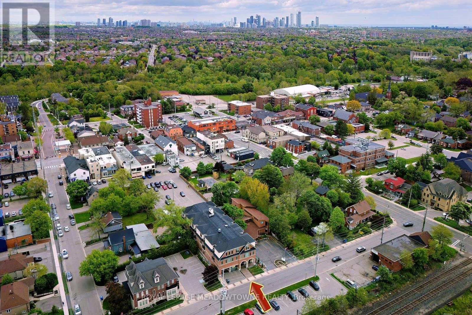 Apartment for rent: 207 - 215 Broadway Street, Mississauga, Ontario L5M 1J1