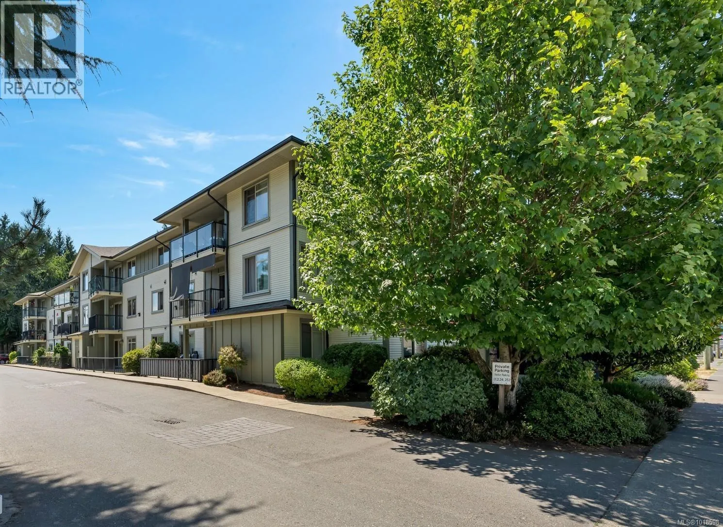 Apartment for rent: 207 2568 Dingwall St, Duncan, British Columbia V9L 2Y9