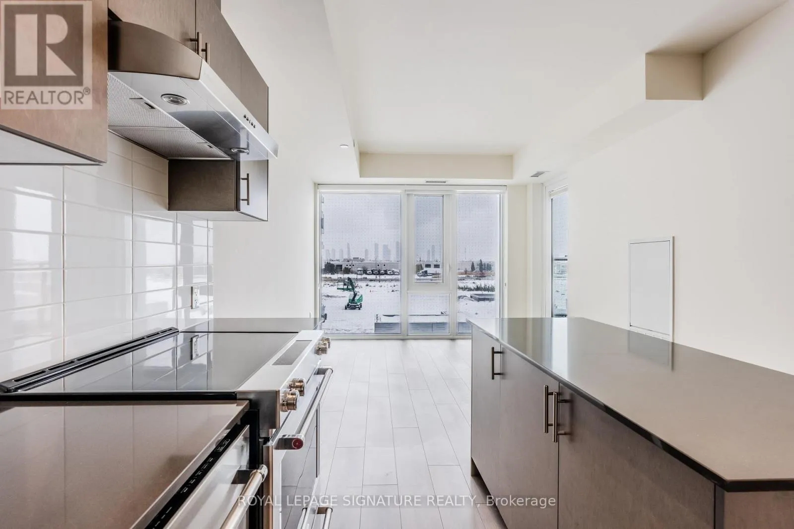 Apartment for rent: 207 - 27 Korda Gate, Vaughan, Ontario L4K 2M9