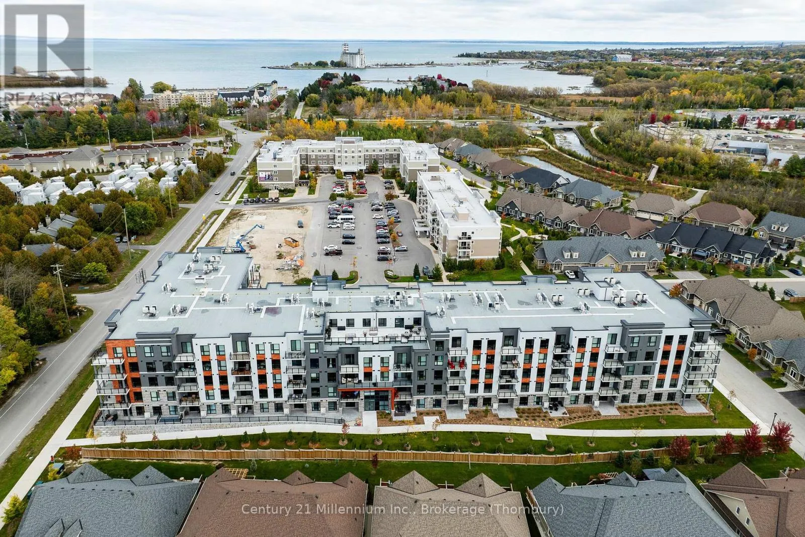 Apartment for rent: 207 - 4 Kimberly Lane, Collingwood, Ontario L9Y 5B4