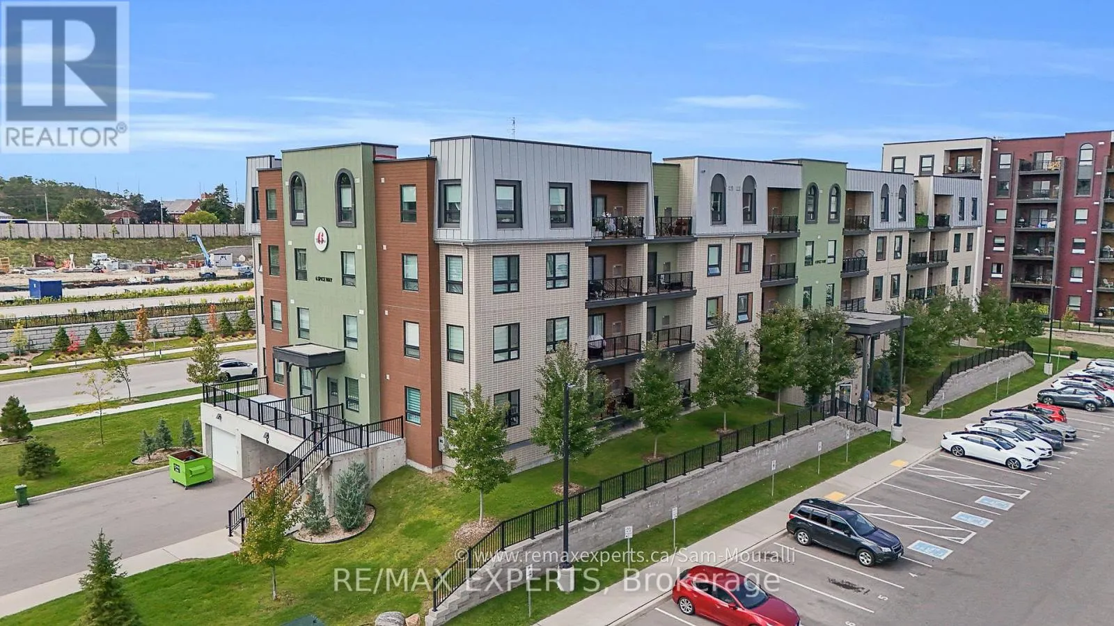 Apartment for rent: 207 - 6 Spice Way, Barrie, Ontario L9J 0J9