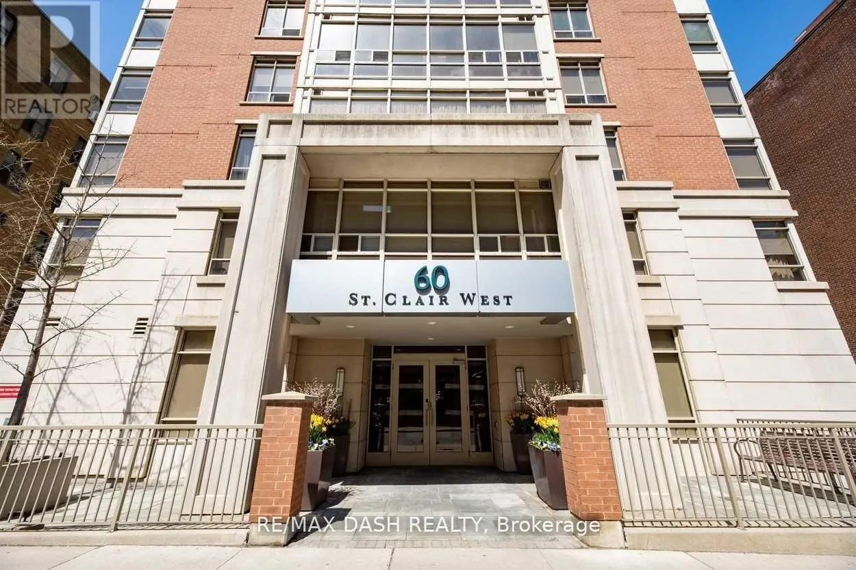 Apartment for rent: 207 - 60 St Clair Avenue W, Toronto, Ontario M4V 1M7