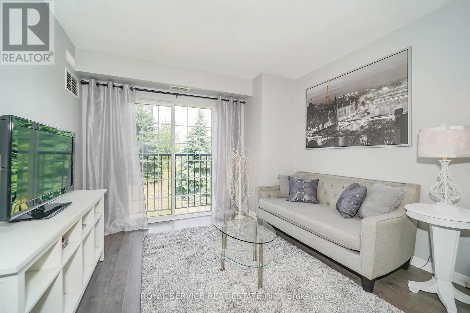 Apartment for rent: 207 - 90 Aspen Springs Drive, Clarington, Ontario L1C 5N3