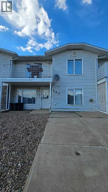 Row / Townhouse for rent: 207 Centre Avenue Ne, Milk River, Alberta T0K 1M0