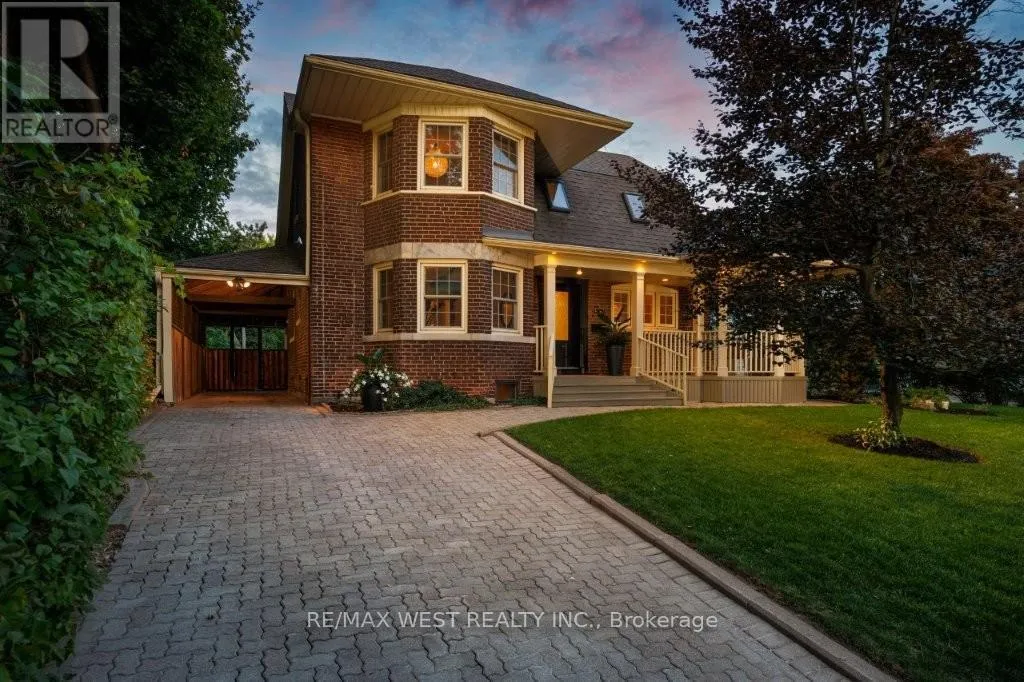 House for rent: 207 Ellis Avenue, Toronto, Ontario M6S 2X4