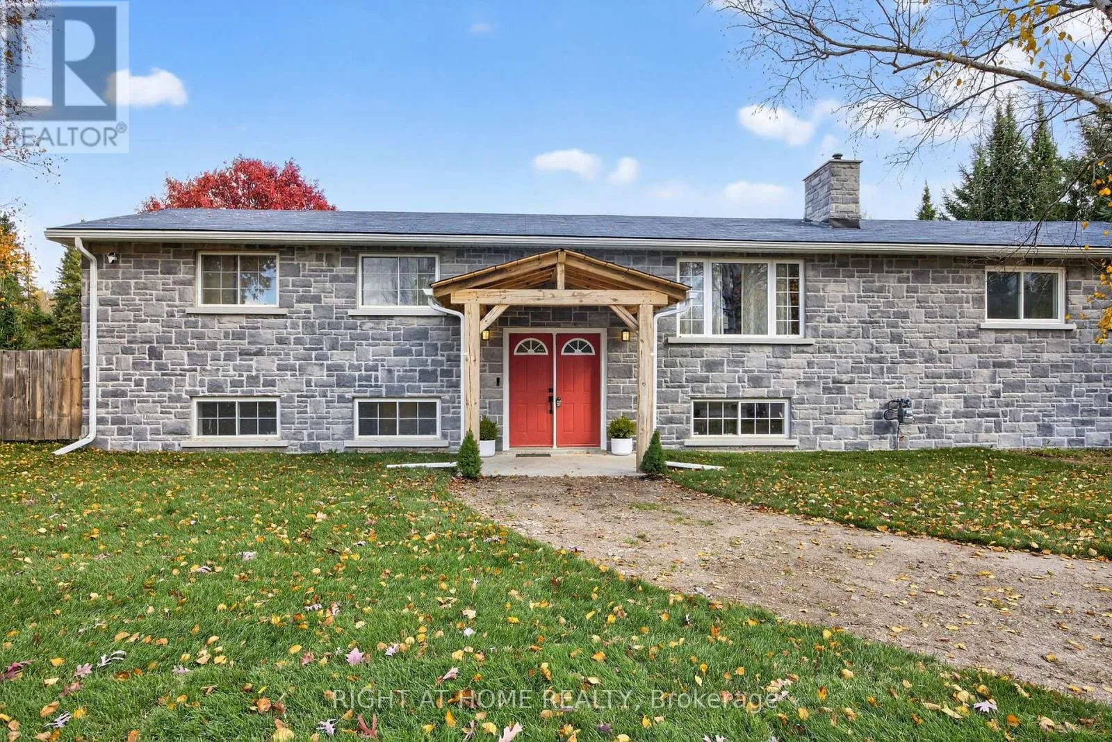 House for rent: 207 Scarlett Line, Oro-Medonte, Ontario L0L 1V0