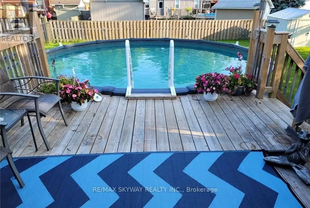 House for rent: 207 Thorold Road N, Welland, Ontario L3C 3V9