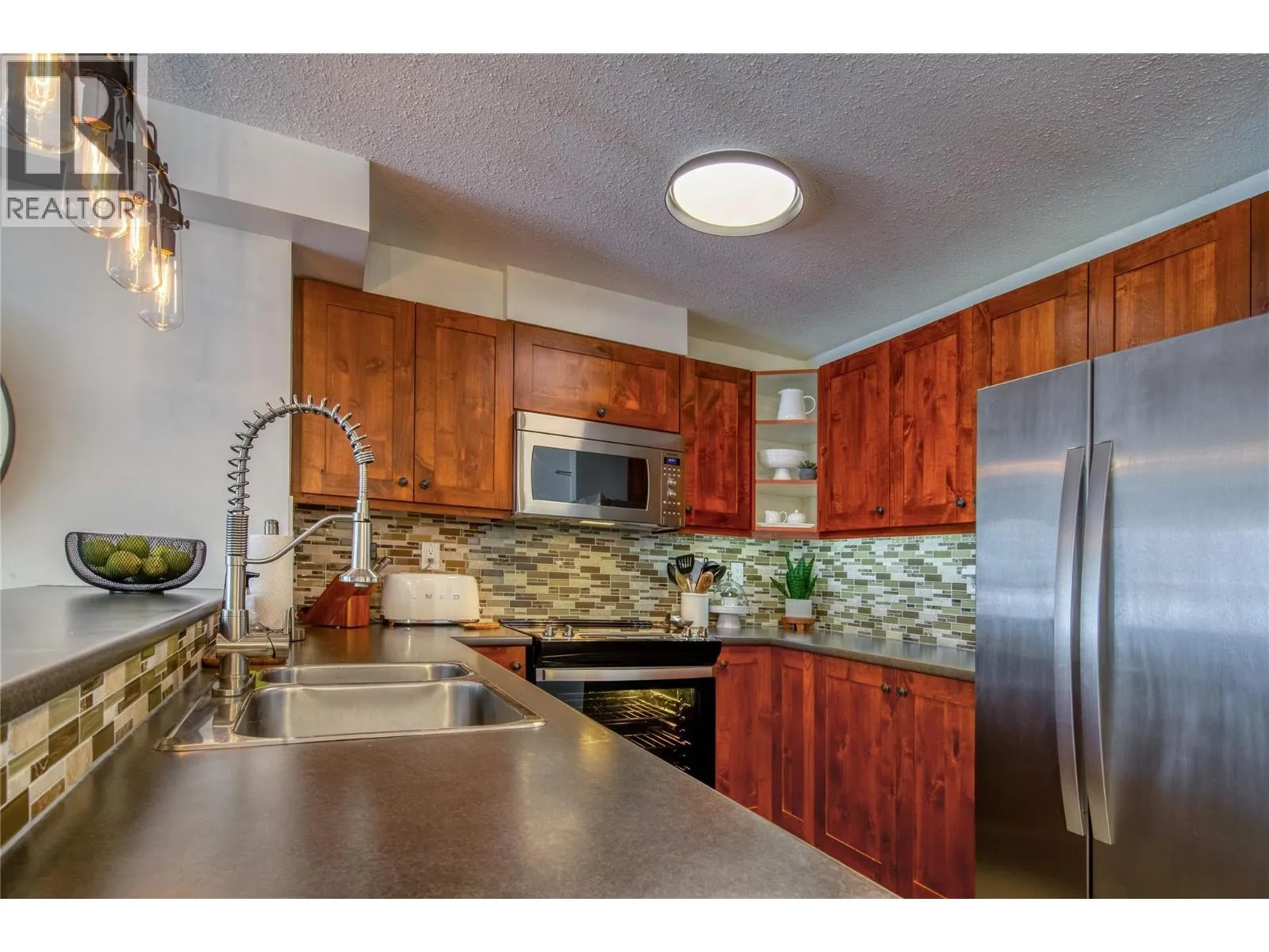 Apartment for rent: 2070 Summit Drive Unit# 307, Panorama, British Columbia V0A 1T0