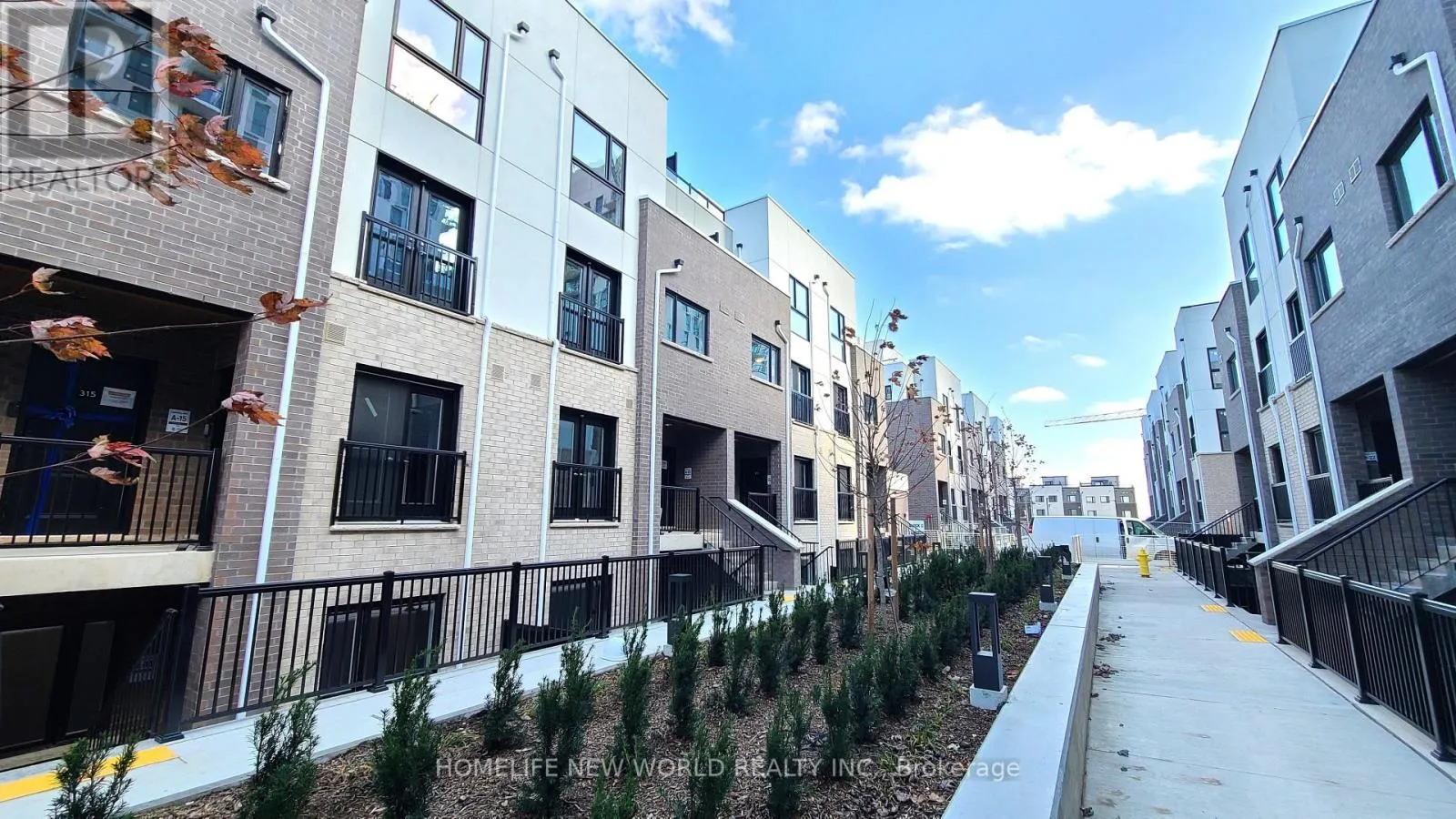 Row / Townhouse for rent: 207-a - 349 Wheat Boom Drive, Oakville, Ontario L6H 7X5