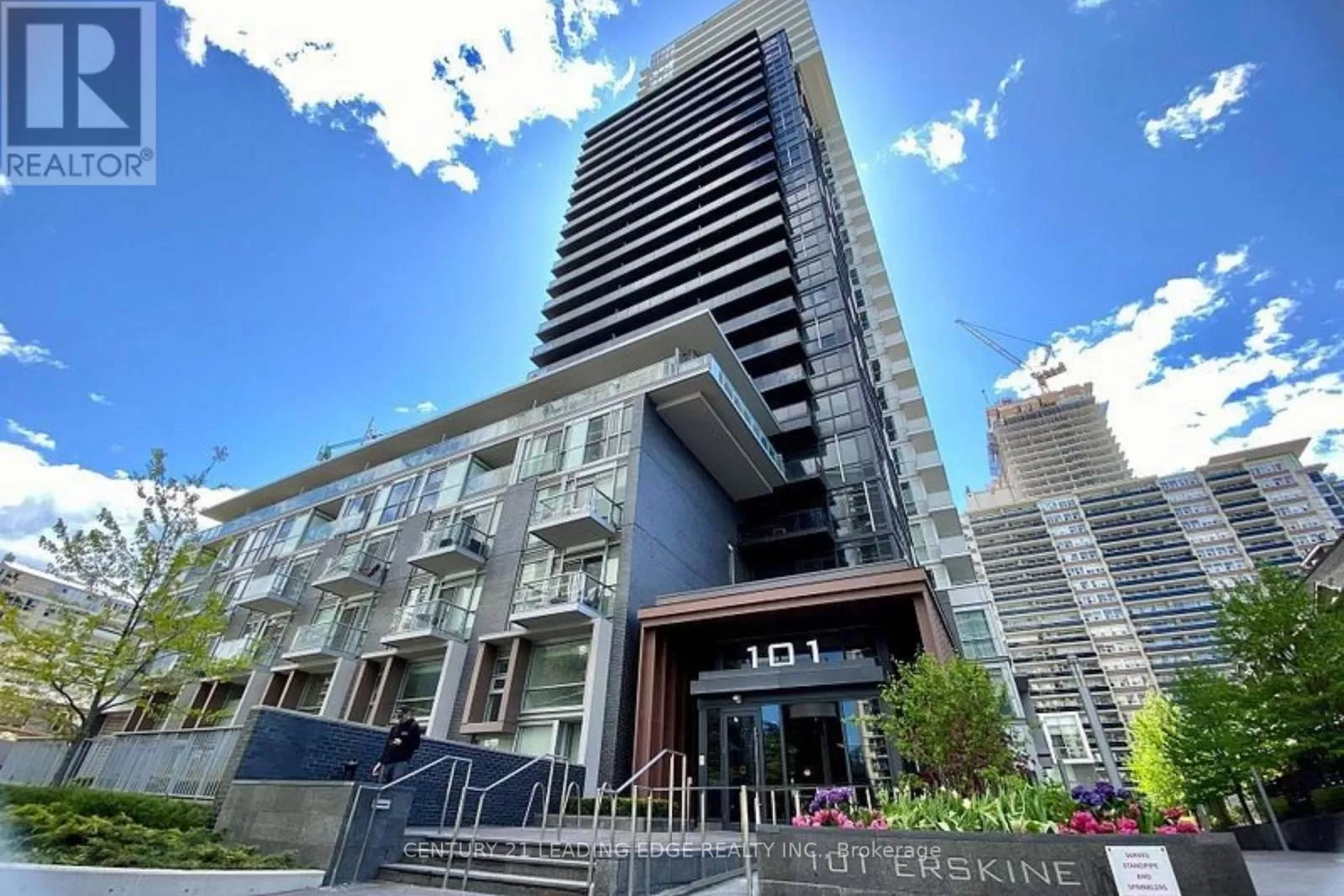 Apartment for rent: 208 - 101 Erskine Avenue, Toronto, Ontario M4P 1Y5