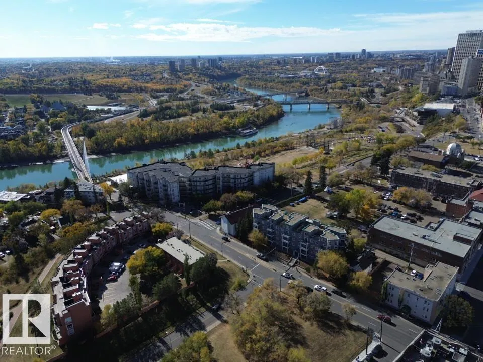 Apartment for rent: #208 10118 95 St Nw, Edmonton, Alberta T5H 4R6