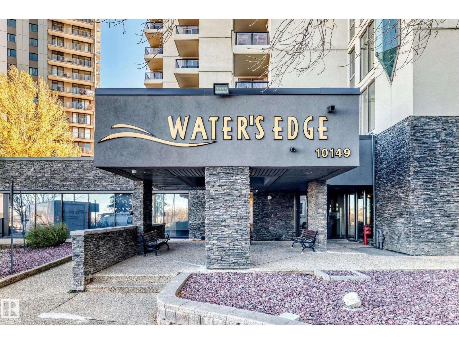 Apartment for rent: #208 10149 Saskatchewan Dr Nw, Edmonton, Alberta T6E 6B6