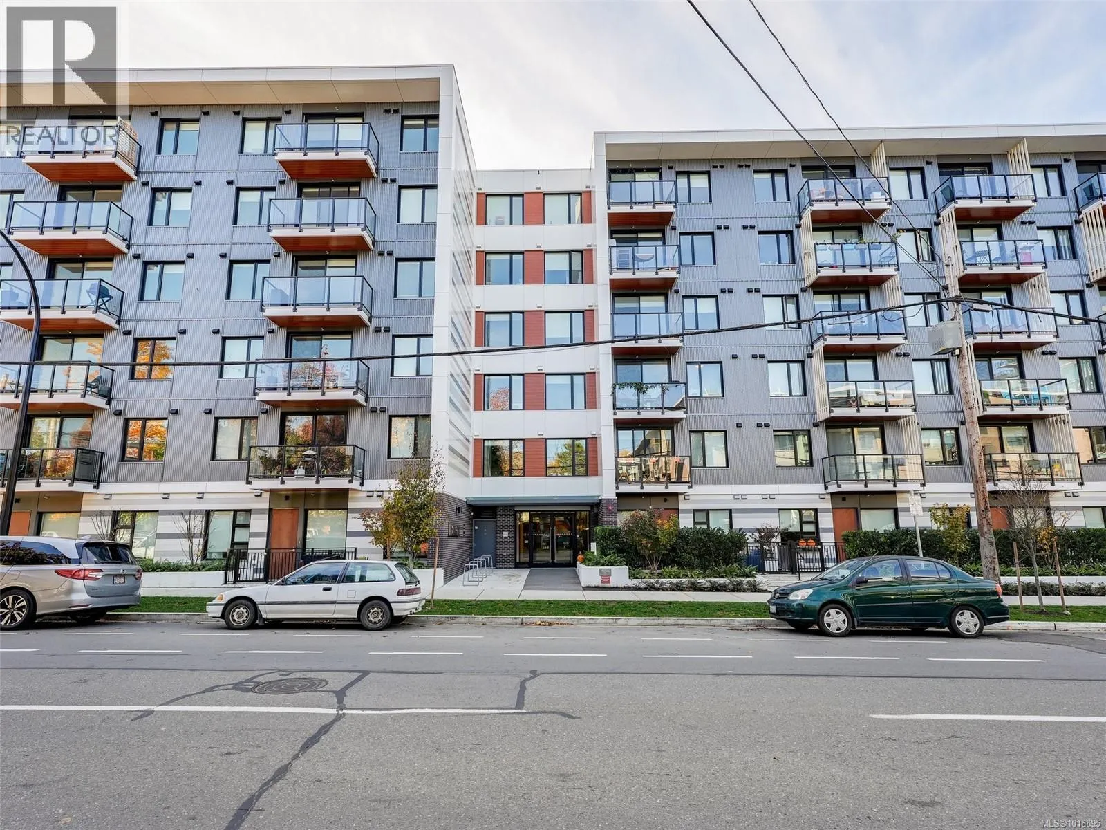 Apartment for rent: 208 1115 Johnson St, Victoria, British Columbia V8V 0H2