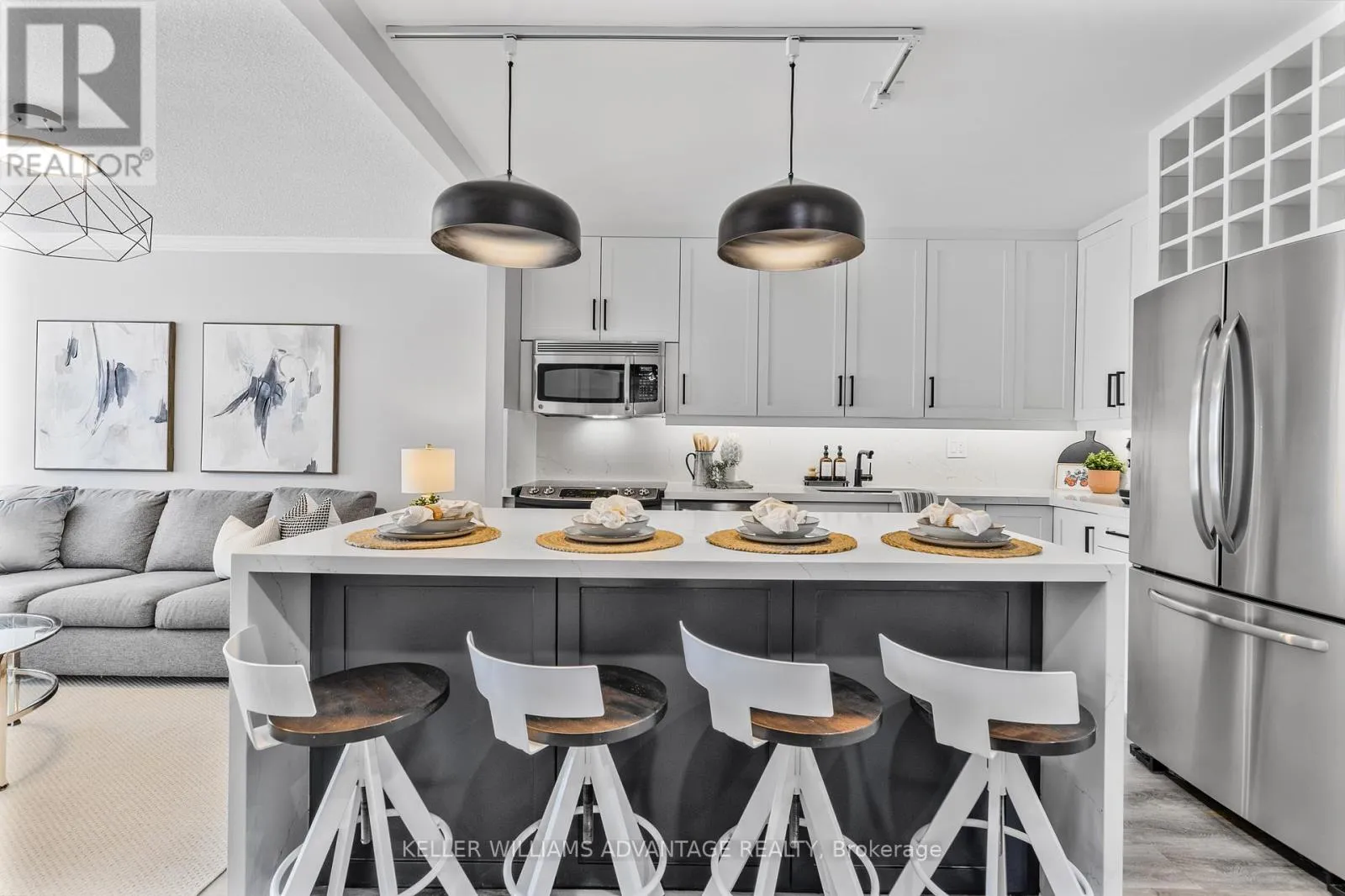 Apartment for rent: 208 - 1270 Maple Crossing Boulevard, Burlington, Ontario L7S 2J3