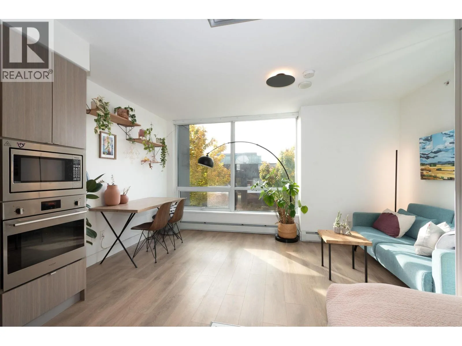 Apartment for rent: 208 1788 Columbia Street, Vancouver, British Columbia V5Y 0L7