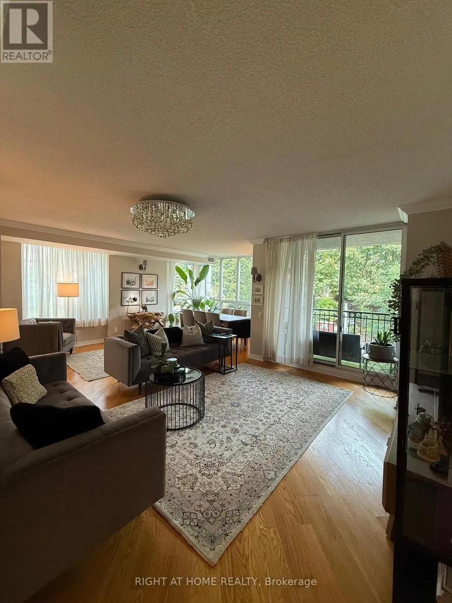 Apartment for rent: 208 - 18 William Carson Crescent, Toronto, Ontario M2P 2E1