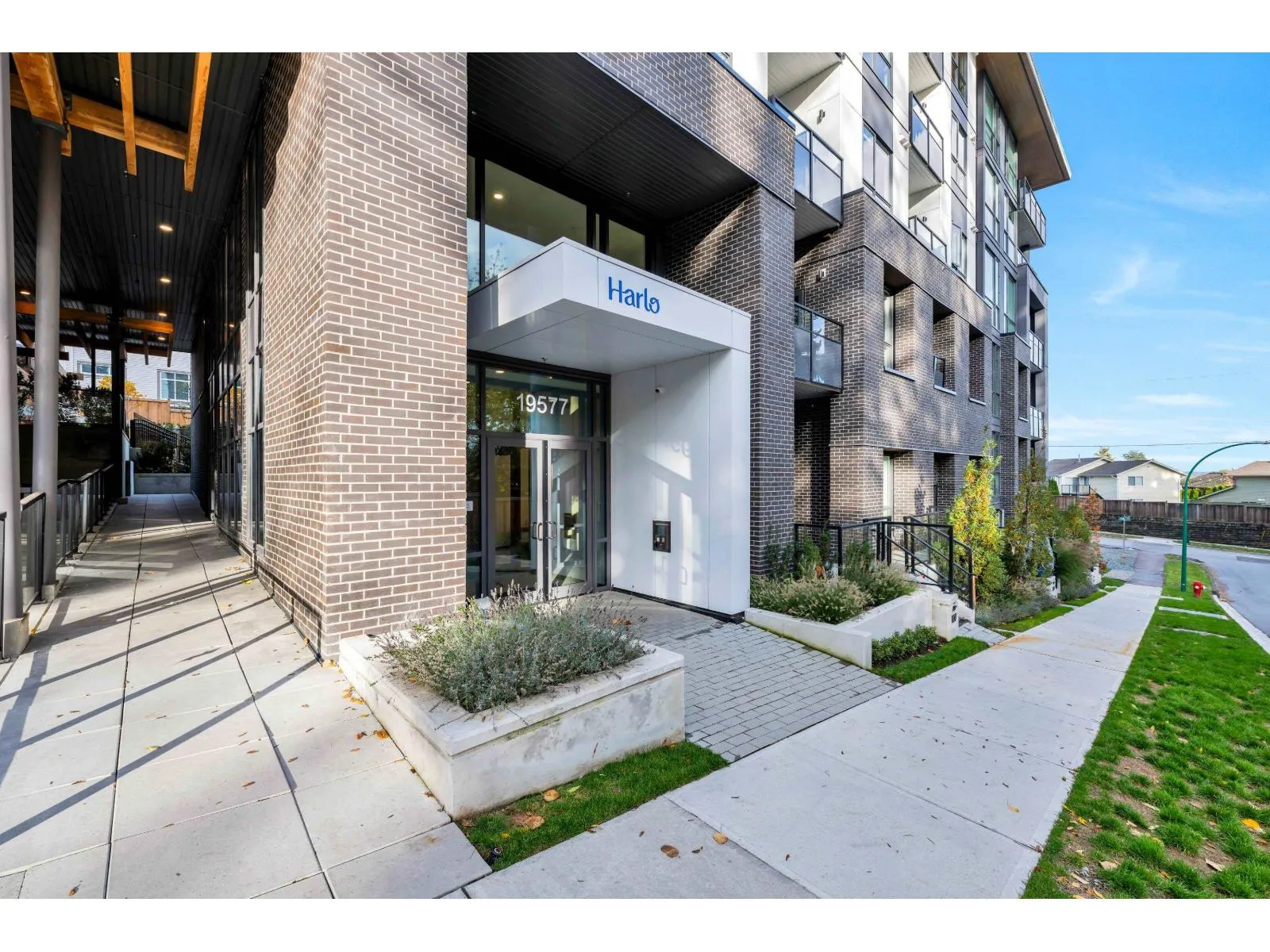 Apartment for rent: 208 19577 65b Avenue, Surrey, British Columbia V4N 6Y3