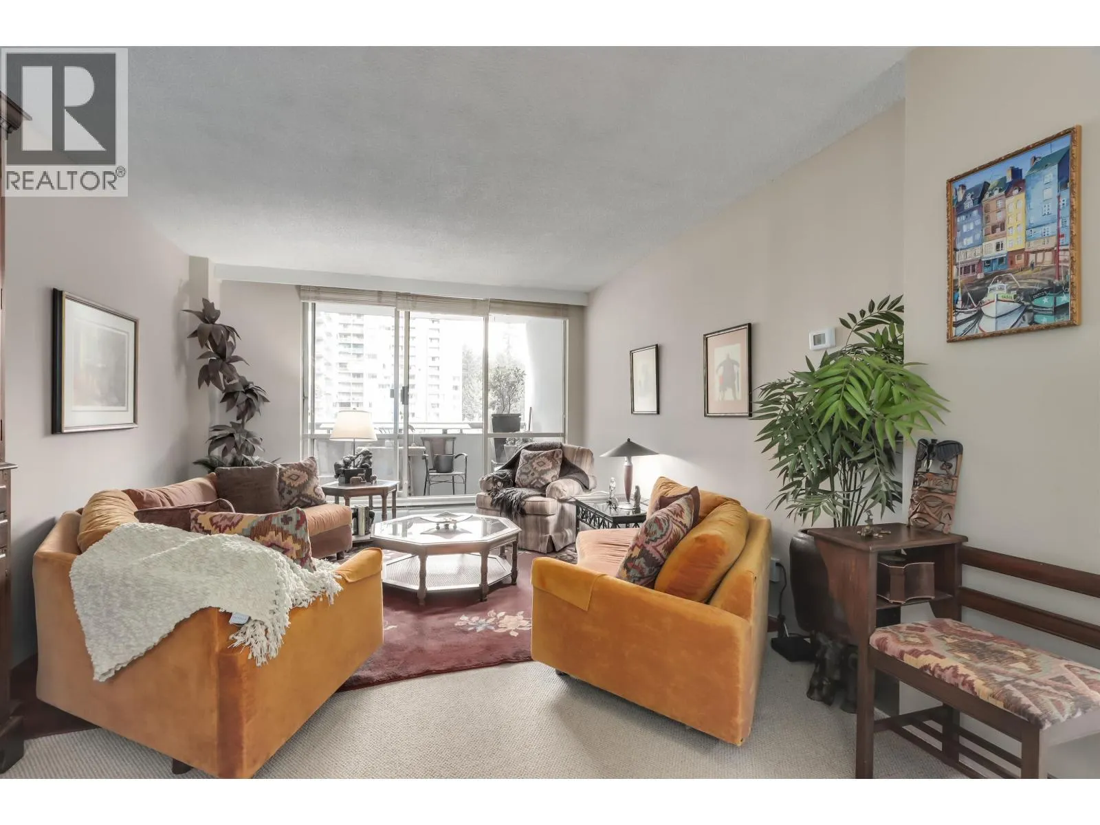 Apartment for rent: 208 2016 Fullerton Avenue, North Vancouver, British Columbia V7P 3E6