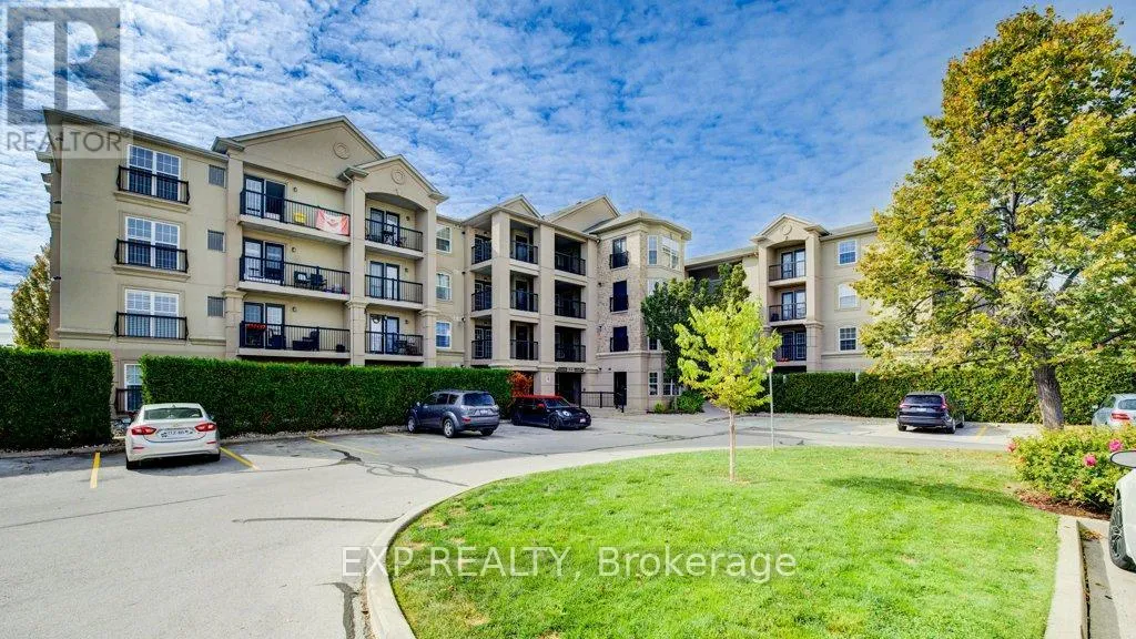 Apartment for rent: 208 - 2035 Appleby Line, Burlington, Ontario L7L 7G8