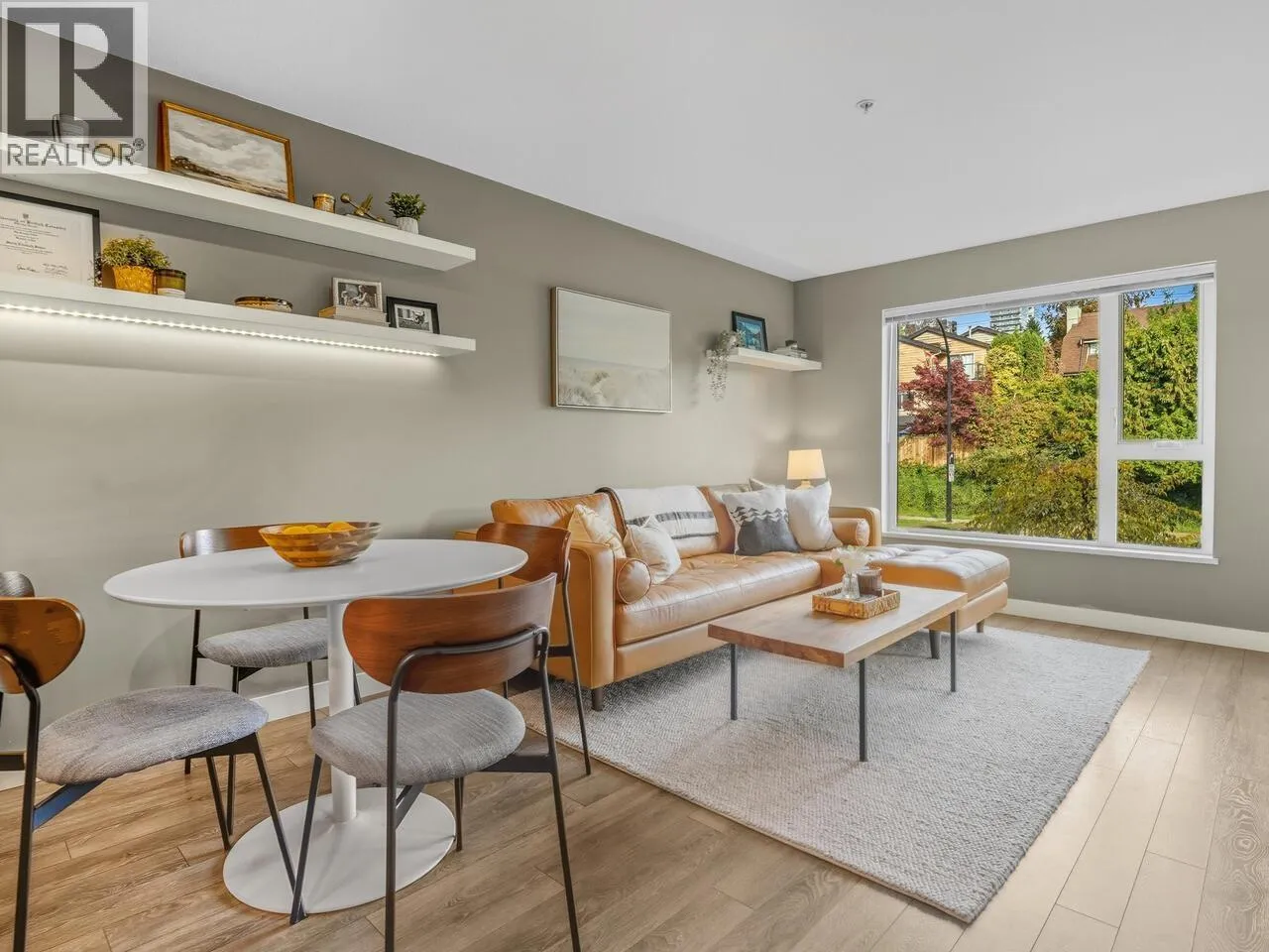 Apartment for rent: 208 221 E 3rd Street, North Vancouver, British Columbia V7L 0C1