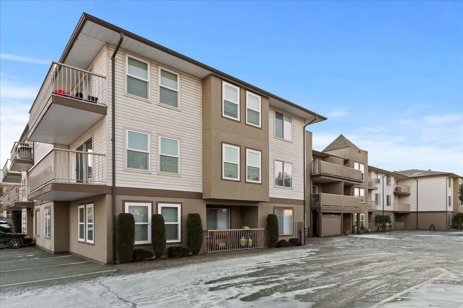 Apartment for rent: 208 45702 Watson Road|garrison Crossing, Chilliwack, British Columbia V2R 3E6