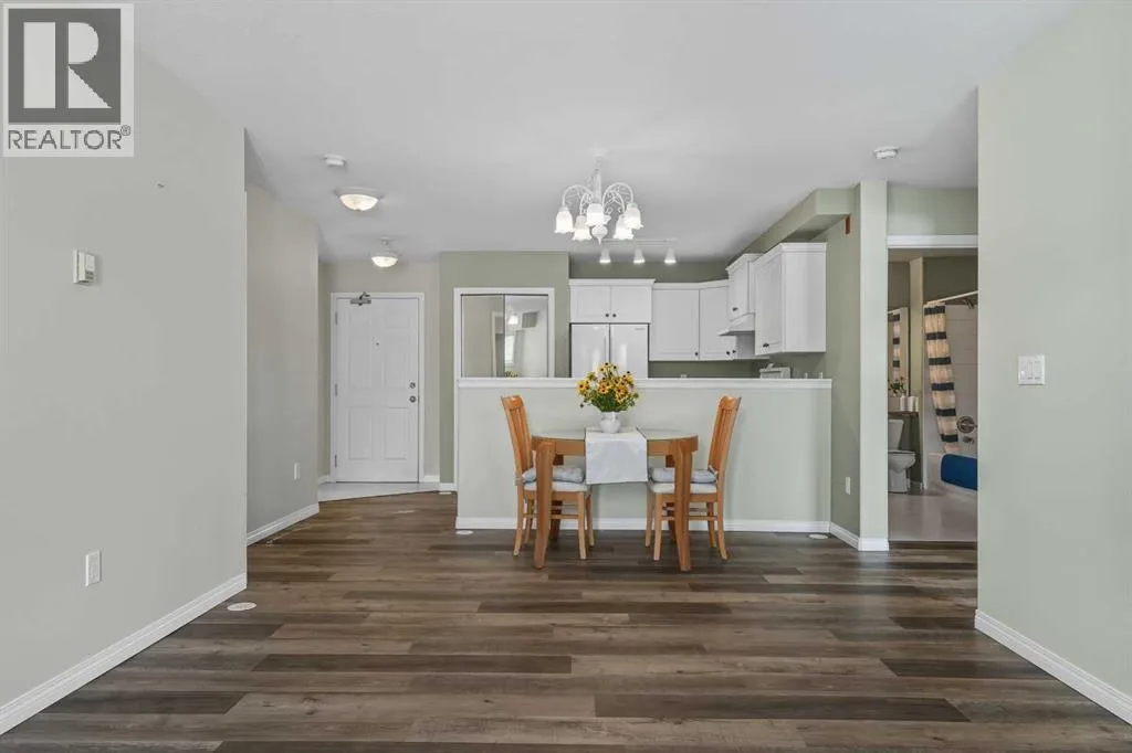 Apartment for rent: 208, 6118 53 Avenue, Red Deer, Alberta T4N 6P7