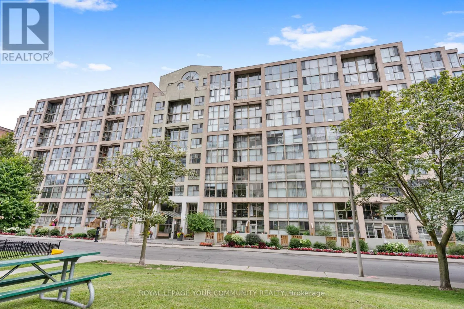 Apartment for rent: 208 - 65 Scadding Avenue, Toronto, Ontario M5A 4L1