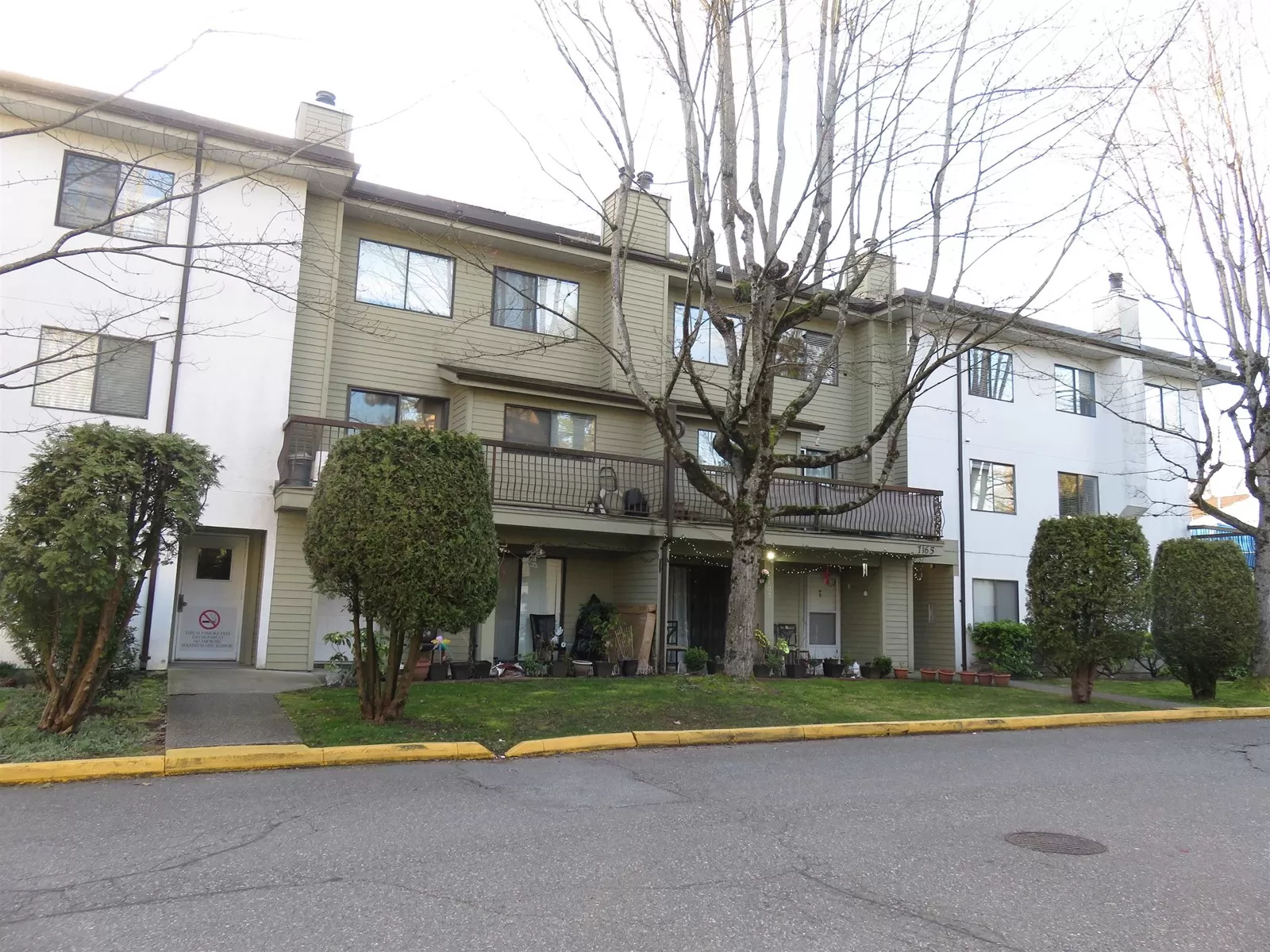 Apartment for rent: 208 7165 133 Street, Surrey, British Columbia V3W 7Z6