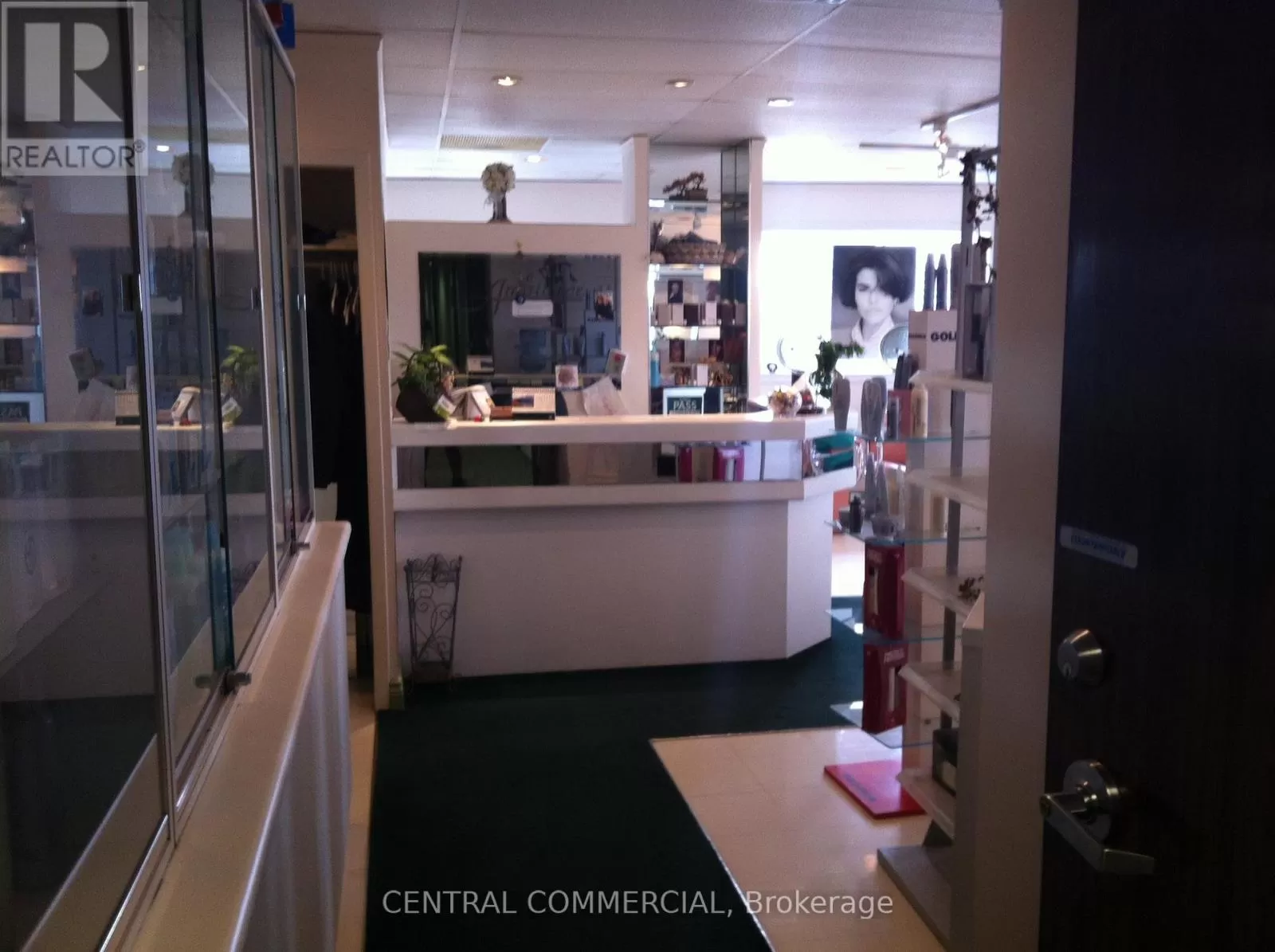 208 - 738 Sheppard Avenue E, Toronto, Ontario M2K 1C4