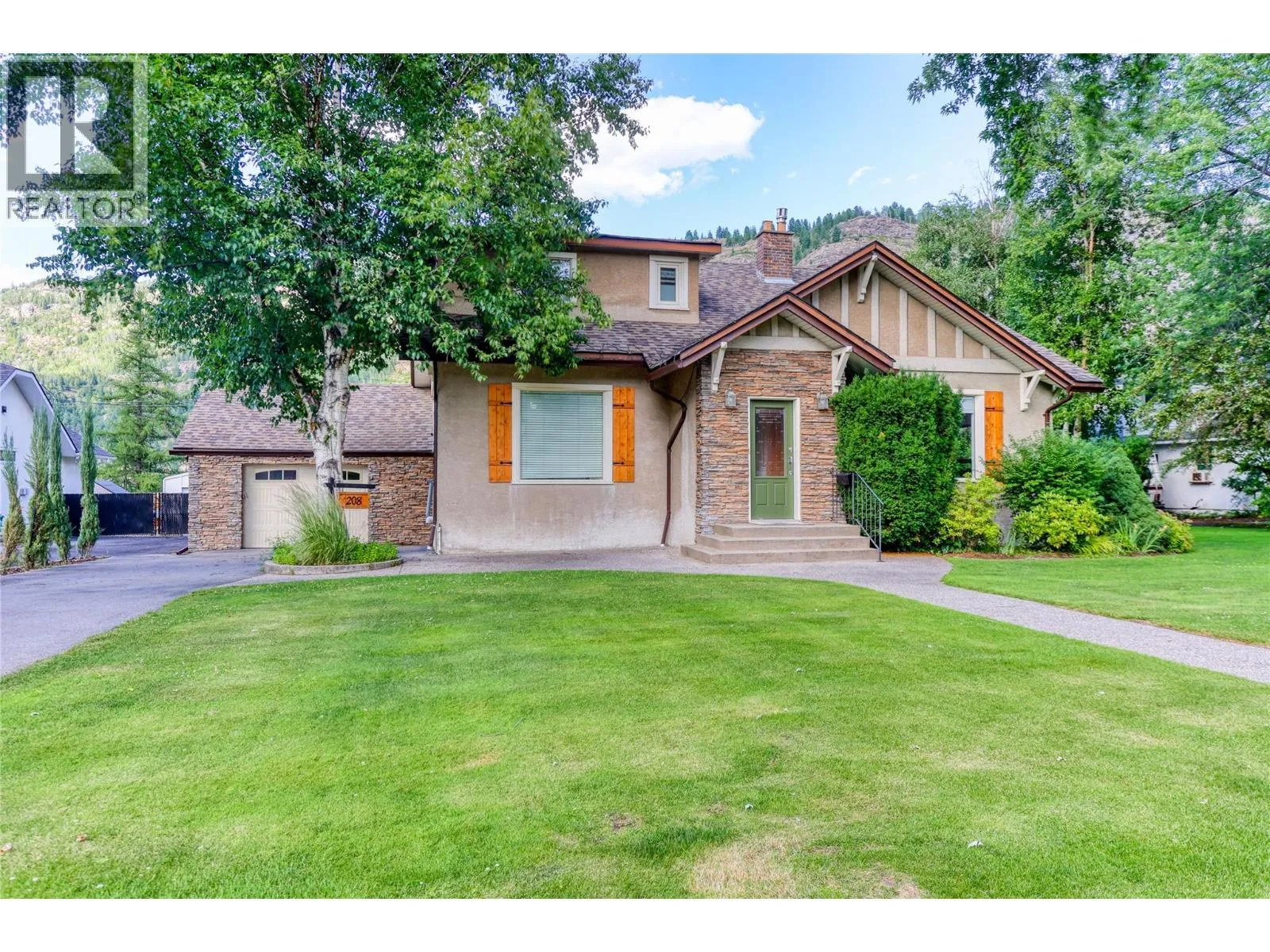 House for rent: 208 Ritchie Avenue, Trail, British Columbia V1R 1H2