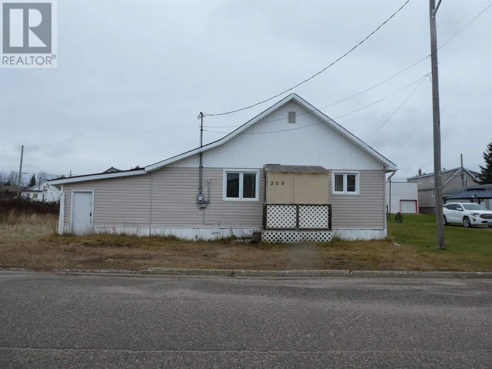 208 Third Ave Se, Geraldton, Ontario P0T 1M0