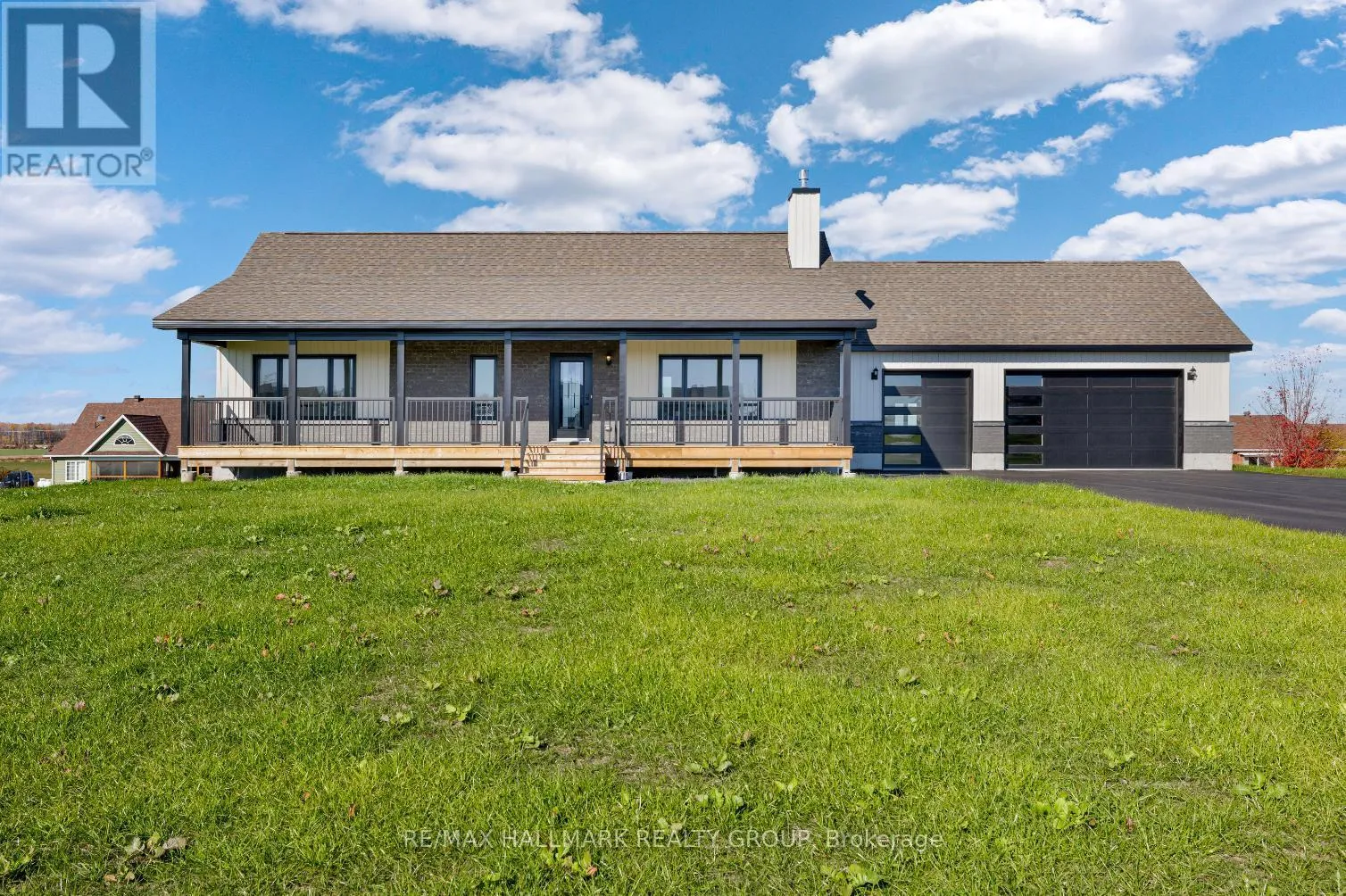 House for rent: 208 Trudeau Crescent, Russell, Ontario K4R 1E5