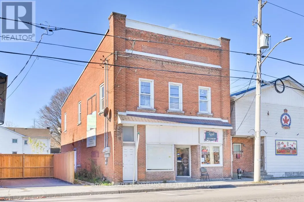 208 Victoria Street N, Tweed), Ontario K0K 3J0