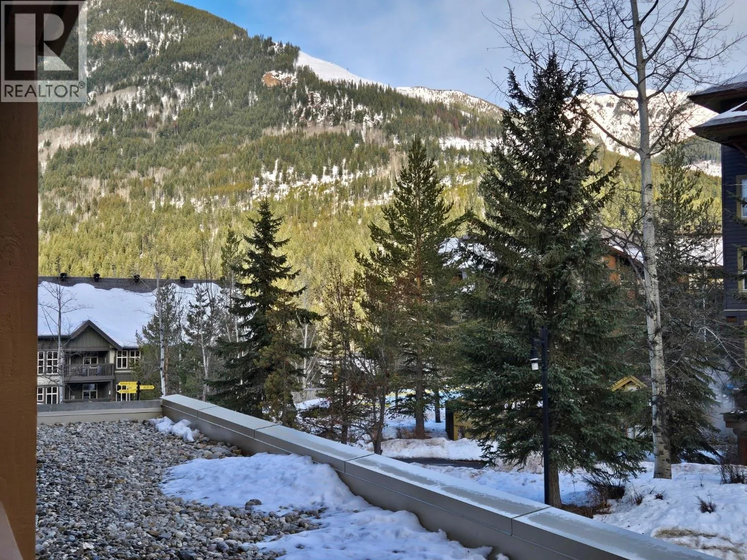 Apartment for rent: 2080 Summit Drive Unit# 108, Panorama, British Columbia V0A 1T0