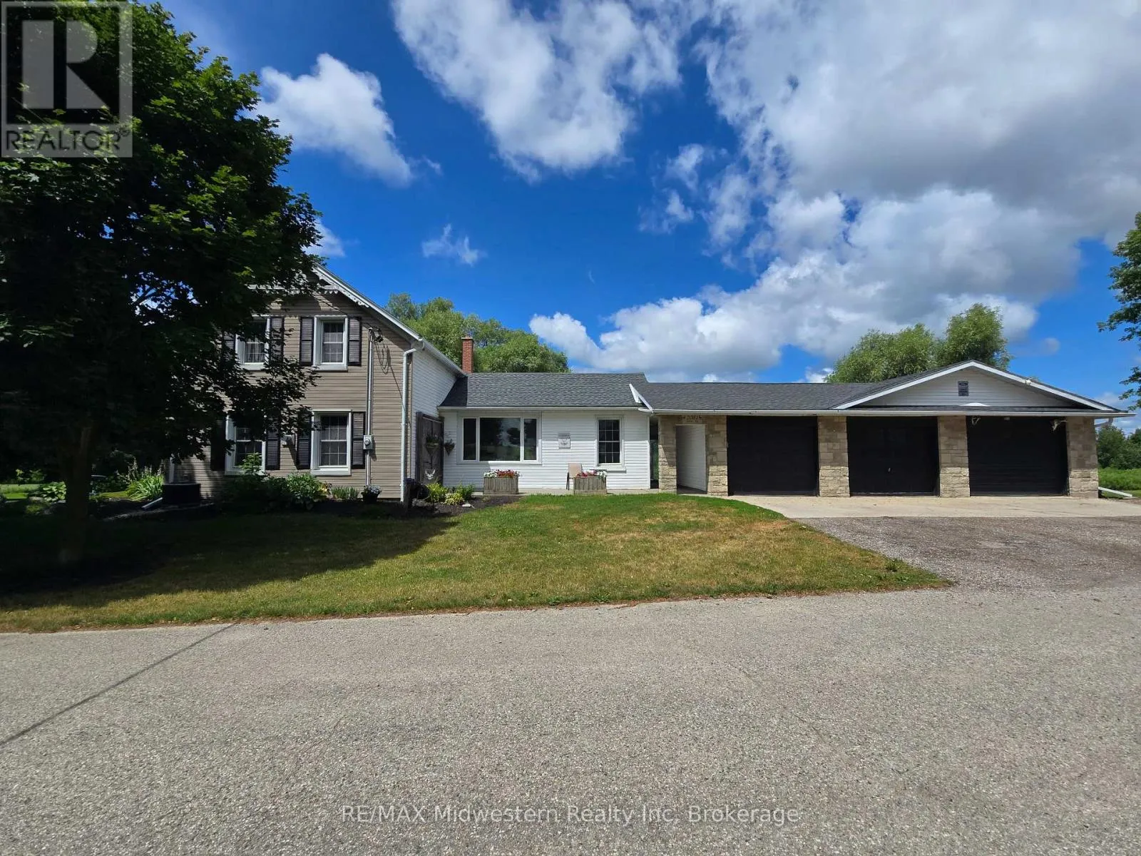 House for rent: 2081 John Street, Howick, Ontario N0G 1X0