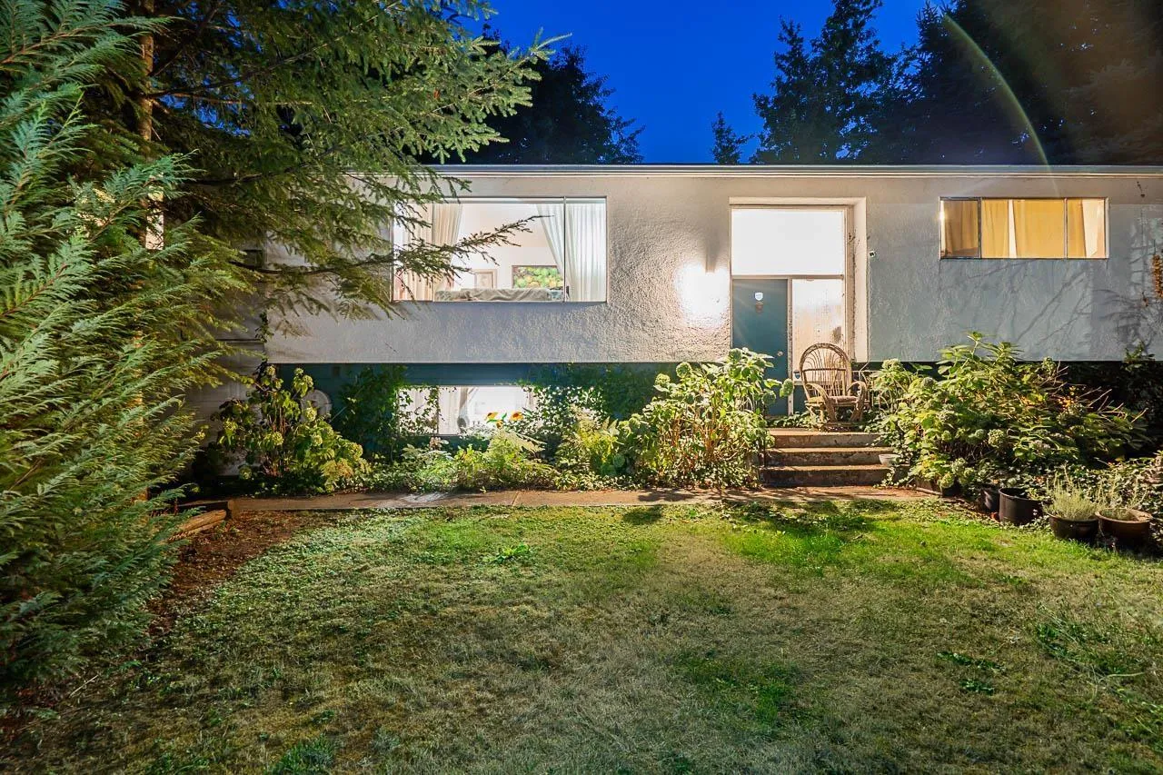 House for rent: 20850 48 Avenue, Langley, British Columbia V3A 3L9