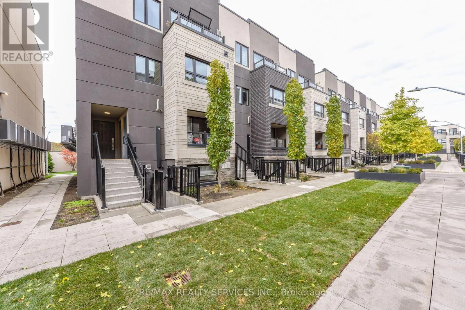 #209 - 1137 Cooke Boulevard, Burlington, Ontario L7T 4A8