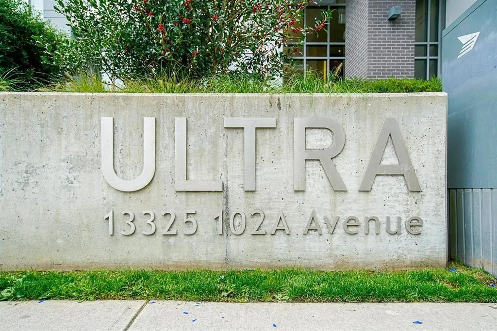 Apartment for rent: 209 13325 102a Avenue, Surrey, British Columbia V3T 0J5