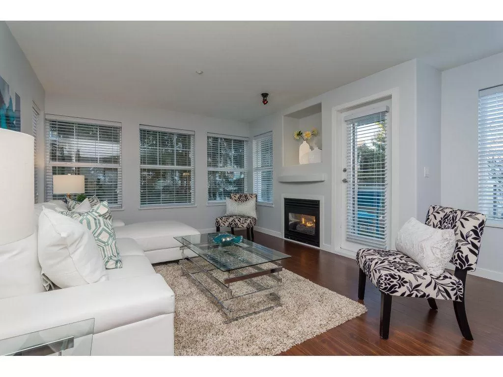 Apartment for rent: 209 20200 56 Avenue, Langley, British Columbia V3A 8S1