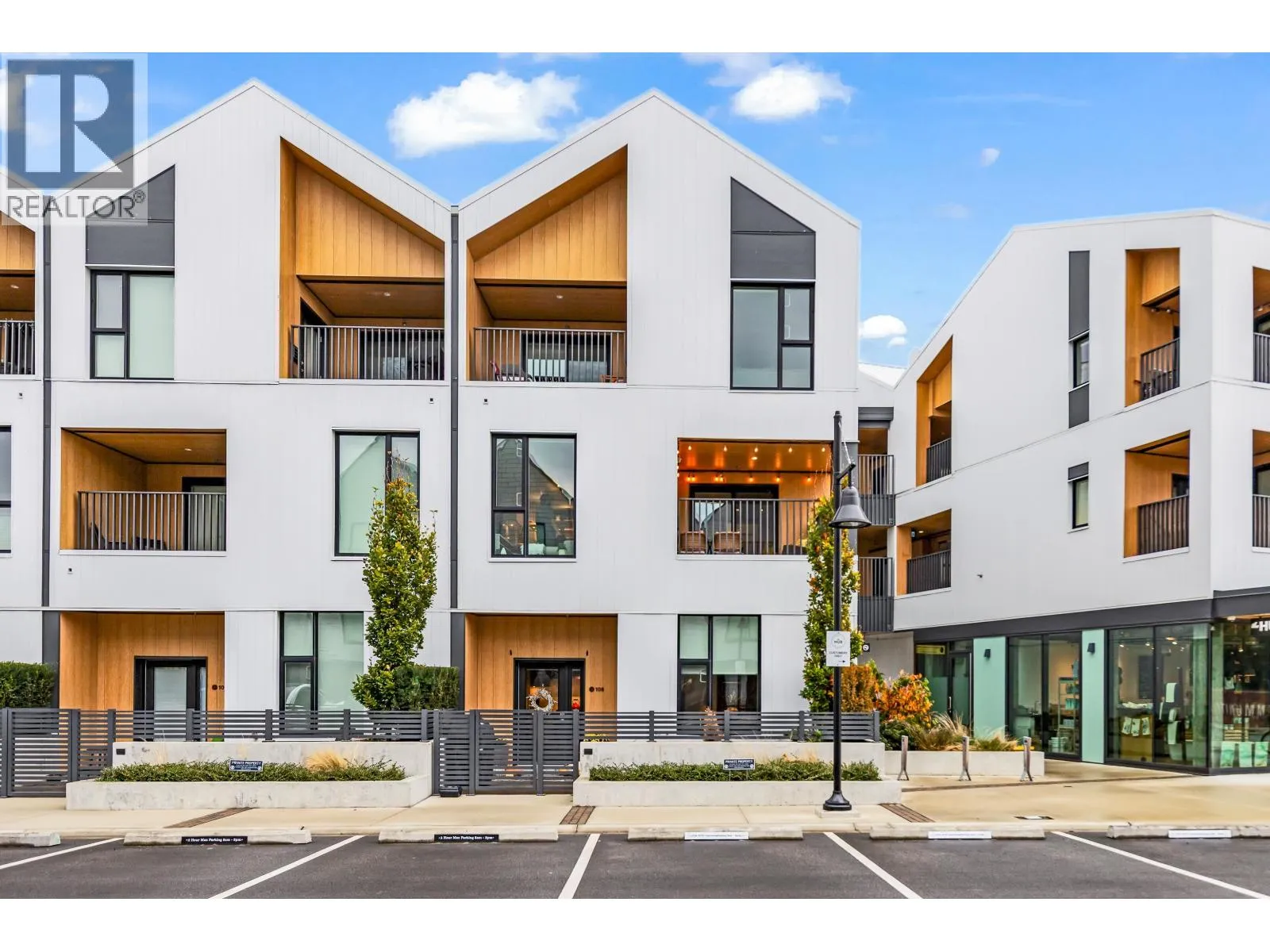 Apartment for rent: 209 251 Boundary Bay Road, Delta, British Columbia V4L 0B6