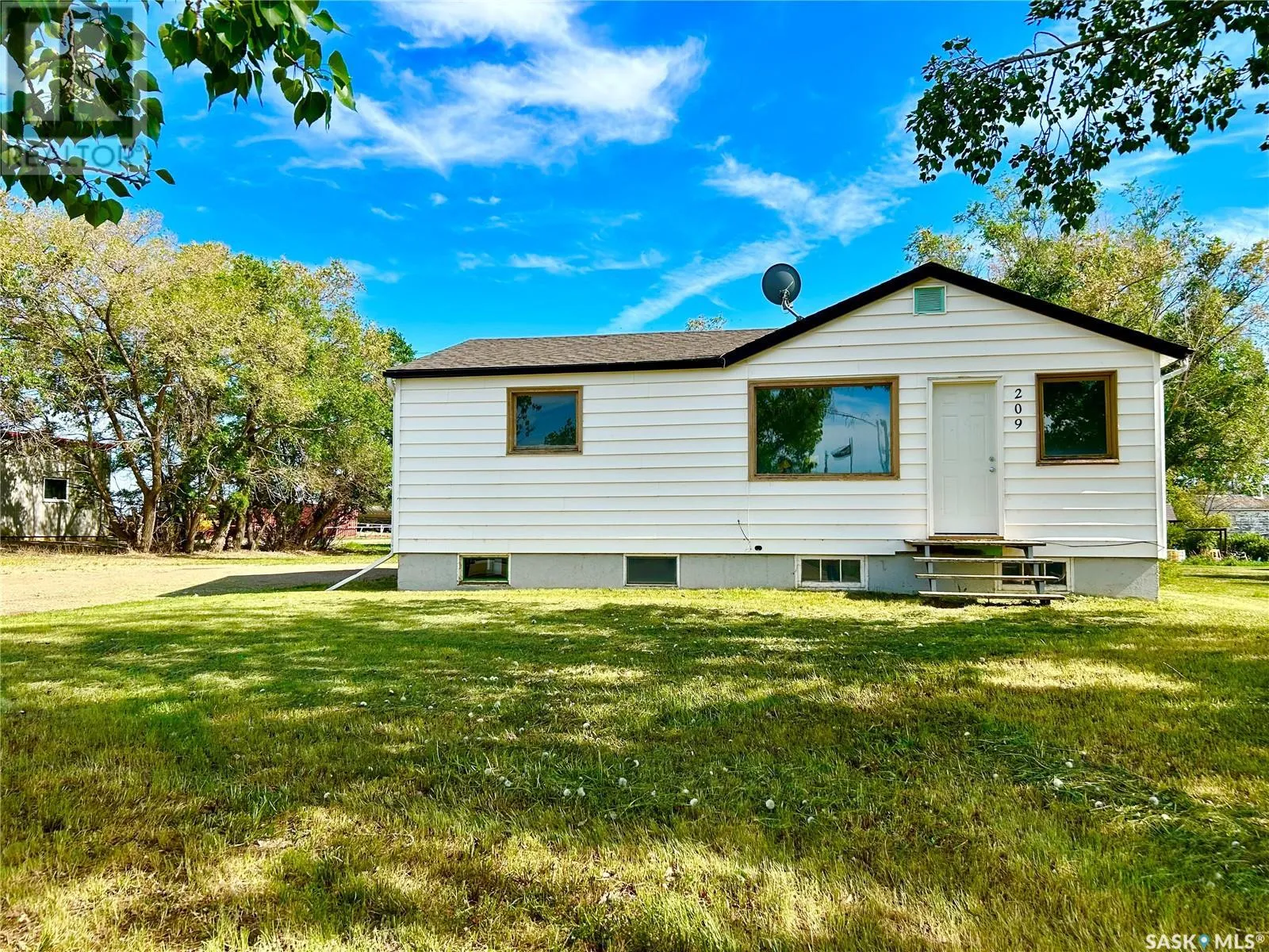 House for rent: 209 4th Avenue E, Coleville, Saskatchewan S0L 0K0