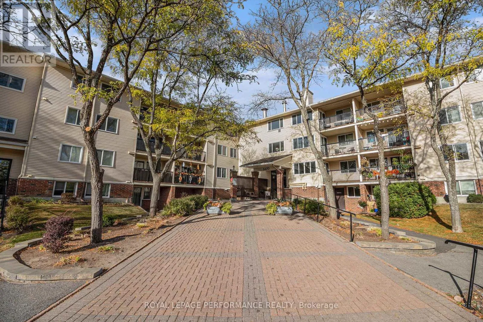 Apartment for rent: 209 - 6470 Bilberry Drive, Ottawa, Ontario K1C 4P1