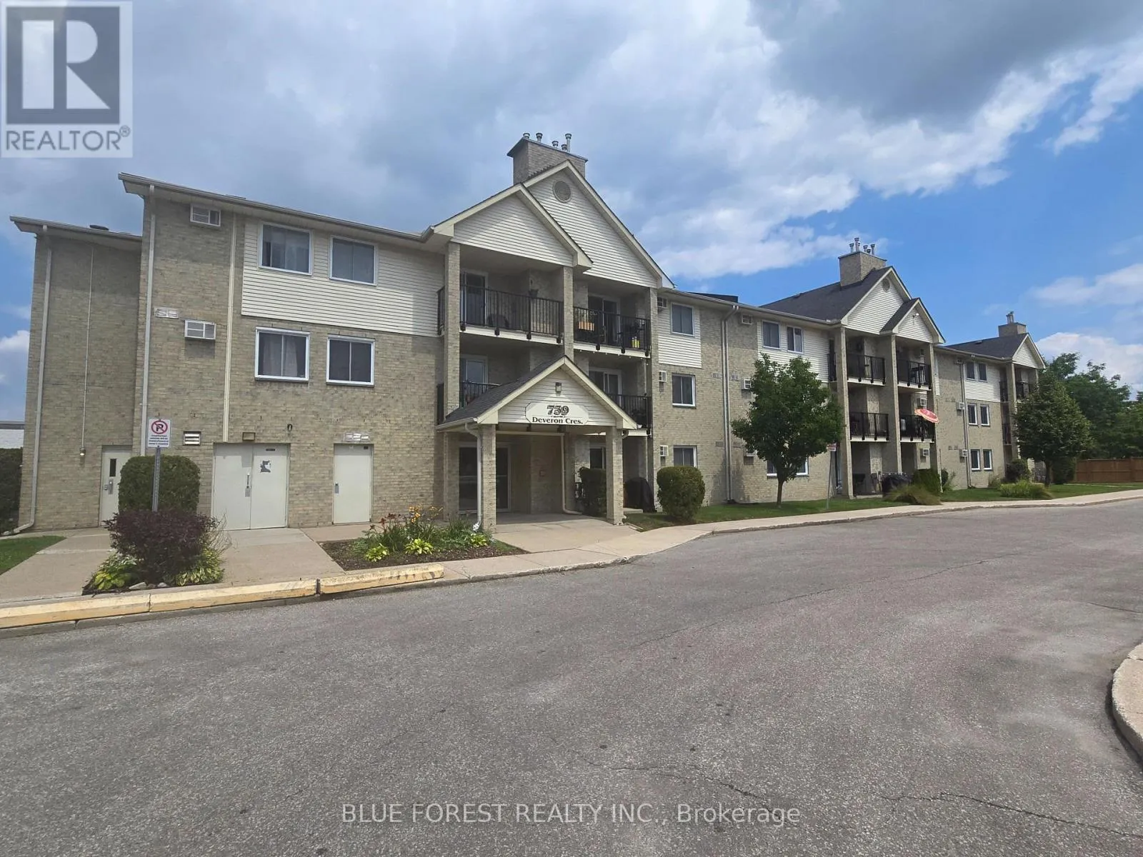 Apartment for rent: 209 - 739 Deveron Crescent, London South, Ontario N5Z 4Y1