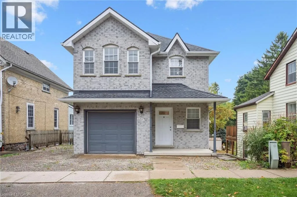 Duplex for rent: 209 Jacob Street, New Hamburg, Ontario N3A 1C5