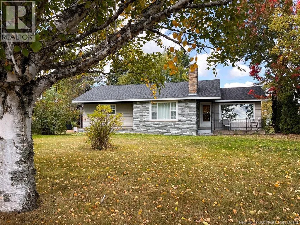 House for rent: 209 Kingsway Avenue, Miramichi, New Brunswick E1V 3B9