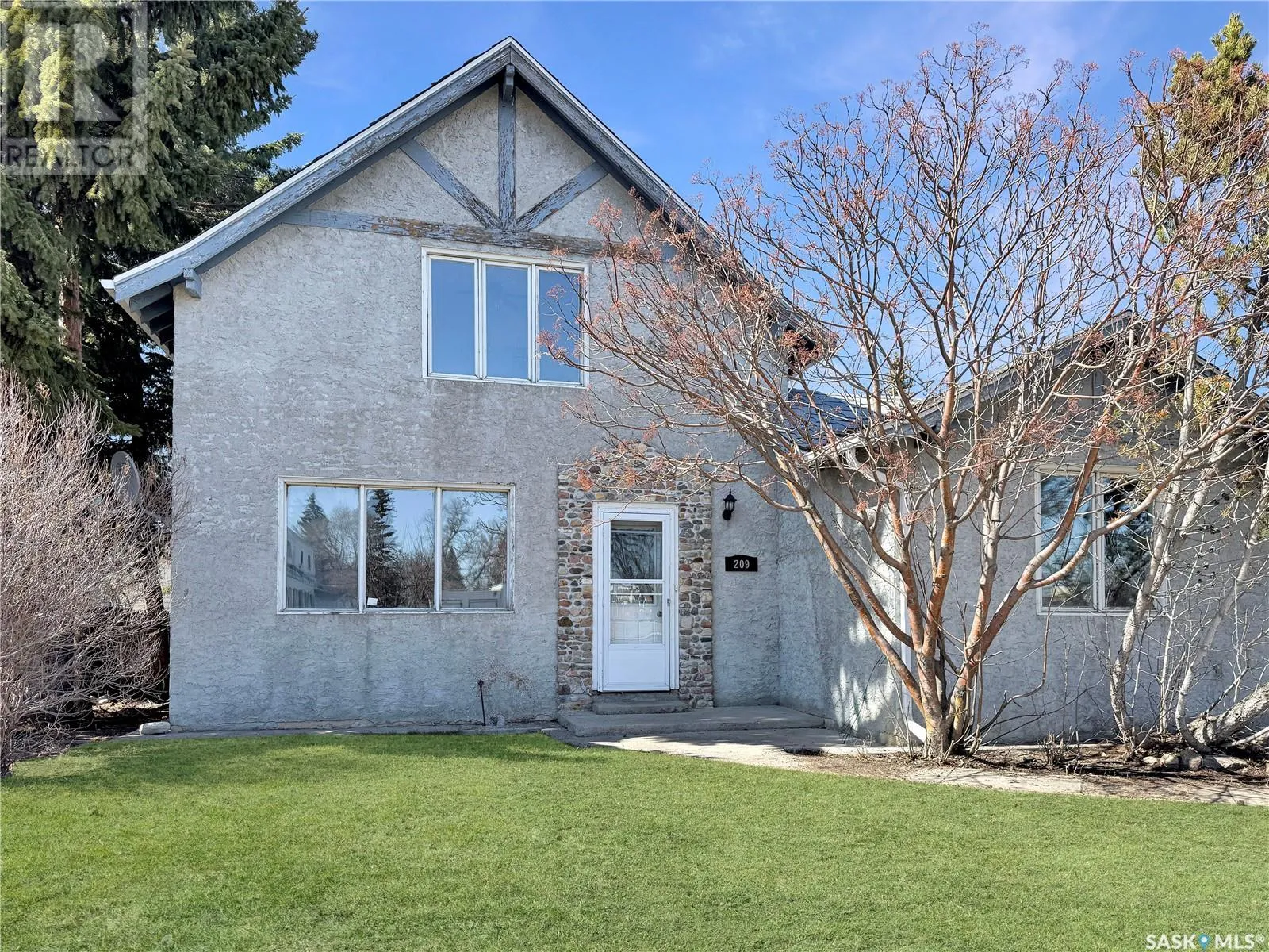 House for rent: 209 Main Street, Wilkie, Saskatchewan S0K 4W0