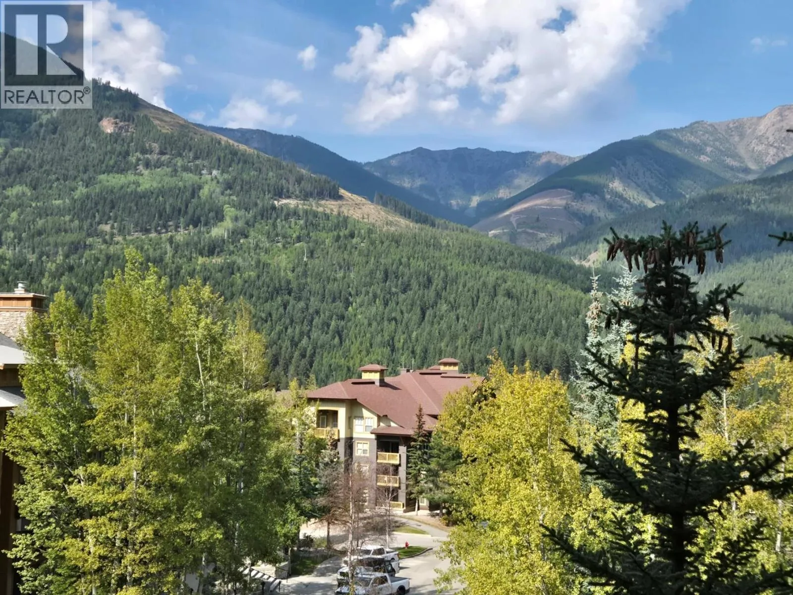 Apartment for rent: 2090 Summit Drive Unit# 308, Panorama, British Columbia V0A 1T0