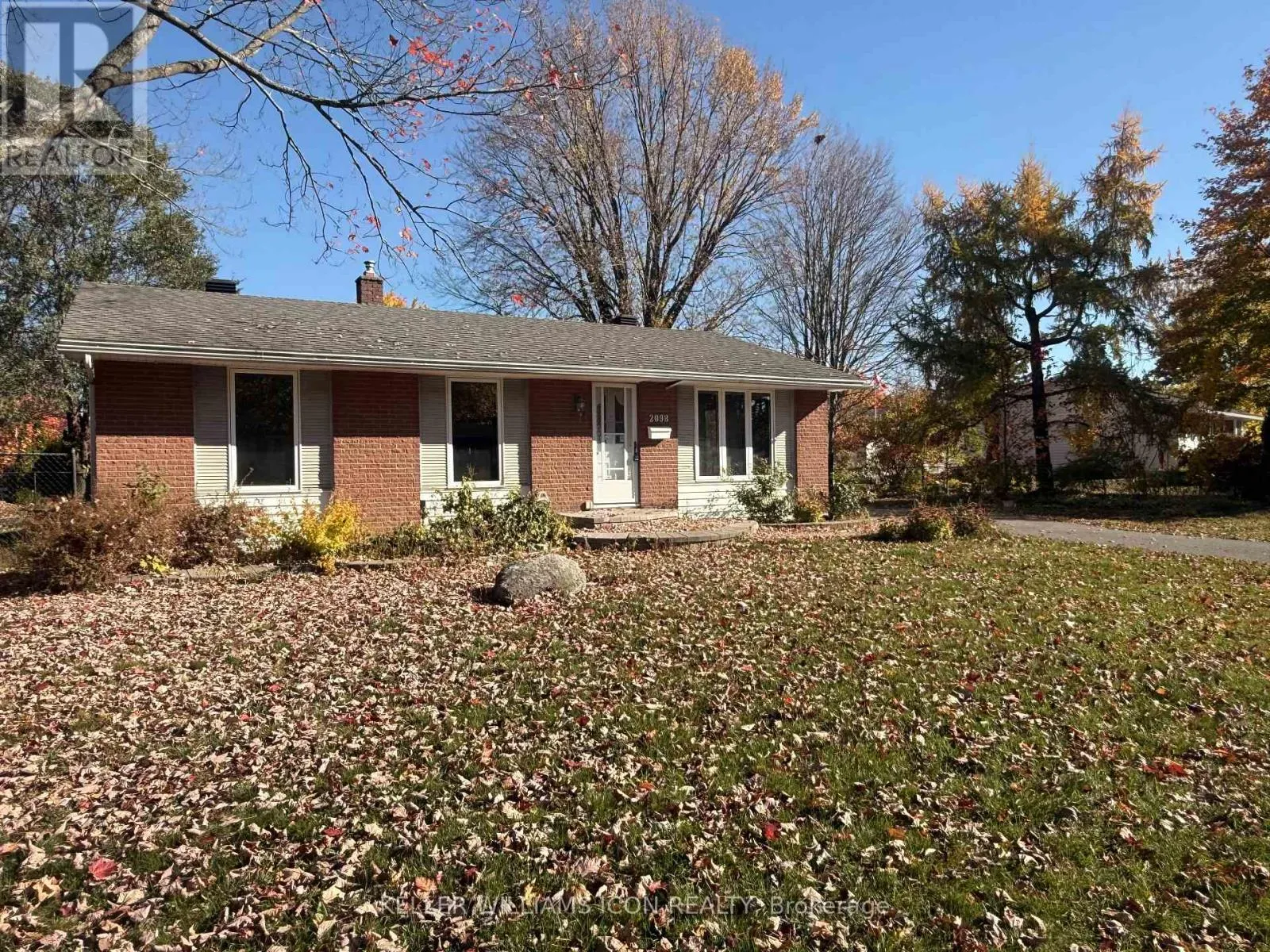 House for rent: 2098 Fillmore Crescent, Ottawa, Ontario K1J 6A6